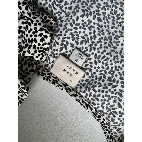 A NEW DAY Blouse Breathable Wrap-Front Floral Pattern Long Sleeves Black/White S - Picture 6 of 7